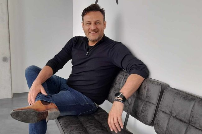 438267757_1854635588390538_403765743009479250_n Dr. Zeegers